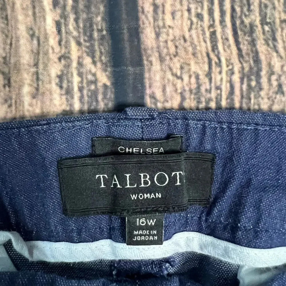 Talbots Women's Plus Size 16W Blue Chelsea Capri Pants Classic Fit - Picture 2 of 3